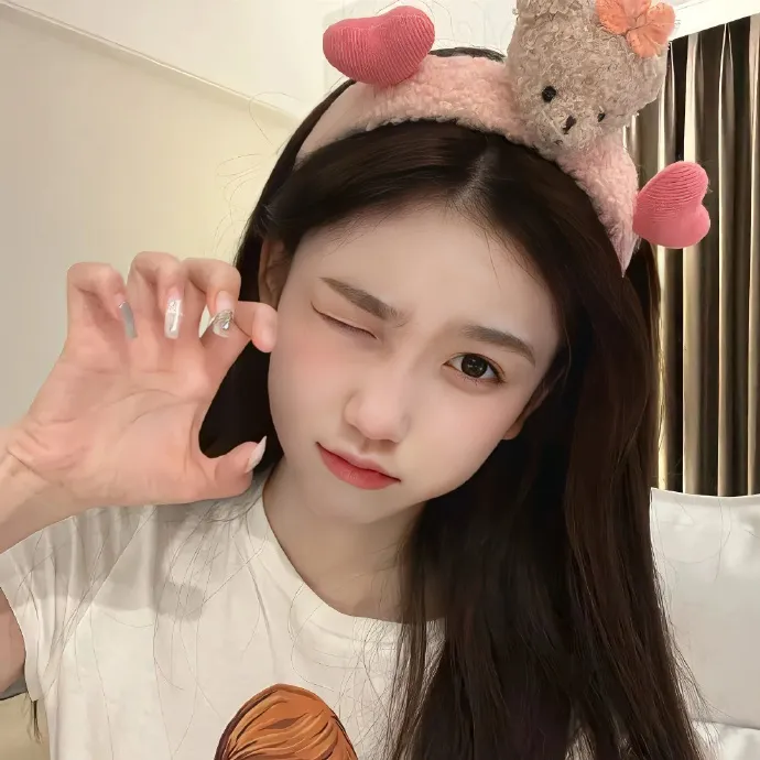 明星离婚传闻被曝旧照被扒，一夜之间热搜榜画面流出